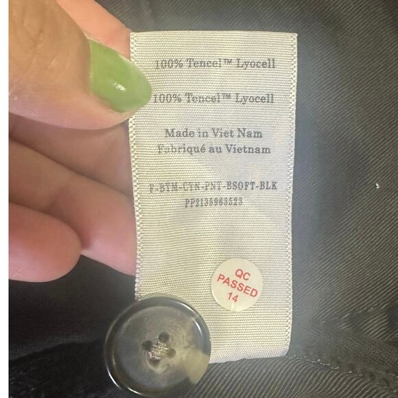 Everlane Black Tencel High-Rise Tapered “The Chino” Pants – Size 14 - Picture 7 of 7